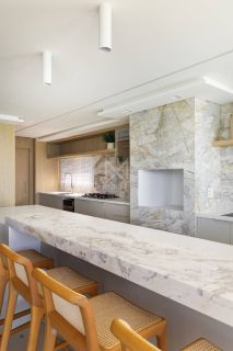 APARTAMENTO NOVO FRENTE MAR ANDAR ALTO PARA VENDA EM ITAPEMA