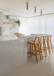 APARTAMENTO NOVO FRENTE MAR ANDAR ALTO PARA VENDA EM ITAPEMA