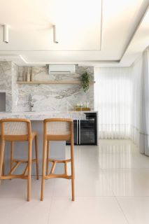 APARTAMENTO NOVO FRENTE MAR ANDAR ALTO PARA VENDA EM ITAPEMA