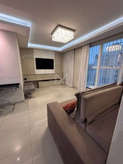 APARTAMENTO 3 SUÍTES ANDAR ALTO PARA LOCAÇÃO ANUAL EM UM HOME CLUB NA MEIA PRAIA