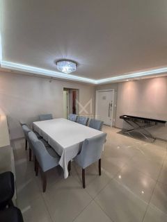 APARTAMENTO 3 SUÍTES ANDAR ALTO PARA LOCAÇÃO ANUAL EM UM HOME CLUB NA MEIA PRAIA
