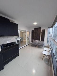 APARTAMENTO 3 SUÍTES ANDAR ALTO PARA LOCAÇÃO ANUAL EM UM HOME CLUB NA MEIA PRAIA
