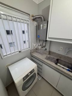APARTAMENTO 3 SUÍTES ANDAR ALTO PARA LOCAÇÃO ANUAL EM UM HOME CLUB NA MEIA PRAIA