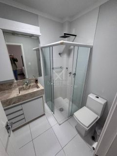 APARTAMENTO 3 SUÍTES ANDAR ALTO PARA LOCAÇÃO ANUAL EM UM HOME CLUB NA MEIA PRAIA