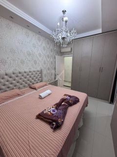 APARTAMENTO 3 SUÍTES ANDAR ALTO PARA LOCAÇÃO ANUAL EM UM HOME CLUB NA MEIA PRAIA
