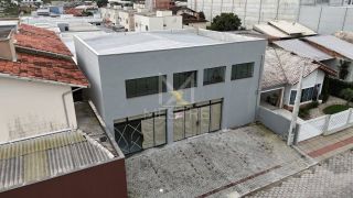 PRÉDIO COMERCIAL COM EXCELENTE LOCALIZAÇÃO PARA VENDA EM TIJUCAS