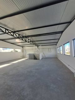 PRÉDIO COMERCIAL COM EXCELENTE LOCALIZAÇÃO PARA VENDA EM TIJUCAS