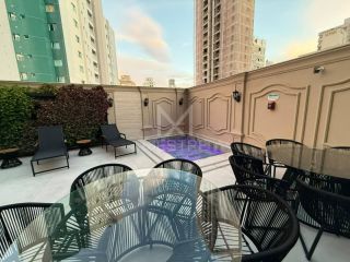 APARTAMENTO ALTO PADRÃO FINAMENTE MOBILIADO COM 04 SUÍTES E PISICINA PRIVATIVA À VENDA NO CANTO DA PRAIA EM ITAPEMA