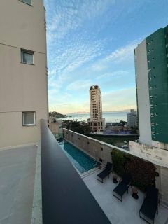 APARTAMENTO ALTO PADRÃO FINAMENTE MOBILIADO COM 04 SUÍTES E PISICINA PRIVATIVA À VENDA NO CANTO DA PRAIA EM ITAPEMA