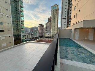 APARTAMENTO ALTO PADRÃO FINAMENTE MOBILIADO COM 04 SUÍTES E PISICINA PRIVATIVA À VENDA NO CANTO DA PRAIA EM ITAPEMA