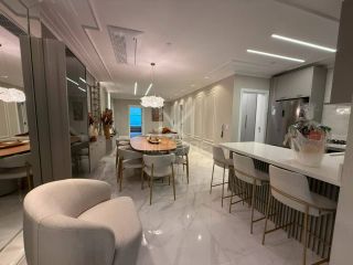 APARTAMENTO ALTO PADRÃO FINAMENTE MOBILIADO COM 04 SUÍTES E PISICINA PRIVATIVA À VENDA NO CANTO DA PRAIA EM ITAPEMA
