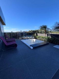 APARTAMENTO FRENTE MAR COM SUÍTE MASTER EM PEREQUE PORTO BELO