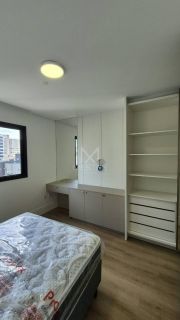 APARTAMENTO ALTO PADRÃO COM 04 SUÍTES PARA LOCAÇÃO NA MEIA PRAIA