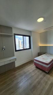 APARTAMENTO ALTO PADRÃO COM 04 SUÍTES PARA LOCAÇÃO NA MEIA PRAIA