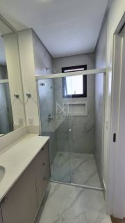 APARTAMENTO ALTO PADRÃO COM 04 SUÍTES PARA LOCAÇÃO NA MEIA PRAIA