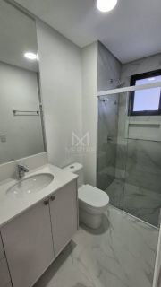 APARTAMENTO ALTO PADRÃO COM 04 SUÍTES PARA LOCAÇÃO NA MEIA PRAIA