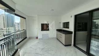 APARTAMENTO ALTO PADRÃO COM 04 SUÍTES PARA LOCAÇÃO NA MEIA PRAIA