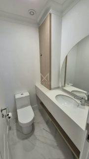 APARTAMENTO ALTO PADRÃO COM 04 SUÍTES PARA LOCAÇÃO NA MEIA PRAIA