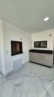 APARTAMENTO ALTO PADRÃO COM 04 SUÍTES PARA LOCAÇÃO NA MEIA PRAIA