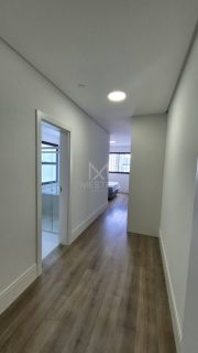 APARTAMENTO ALTO PADRÃO COM 04 SUÍTES PARA LOCAÇÃO NA MEIA PRAIA