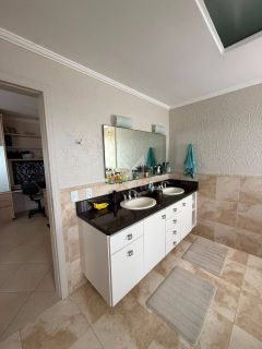 DUPLEX FRENTE MAR MOBILIADO À VENDA EM PEREQUÊ PORTO BELO
