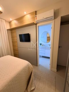 APARTAMENTO FINAMENTE MOBILIADO À VENDA NO CORAÇÃO DA MEIA PRAIA