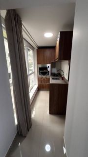 APARTAMENTO FINAMENTE MOBILIADO À VENDA NO CORAÇÃO DA MEIA PRAIA