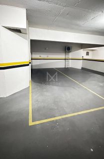 APARTAMENTO FINAMENTE MOBILIADO À VENDA NO CORAÇÃO DA MEIA PRAIA