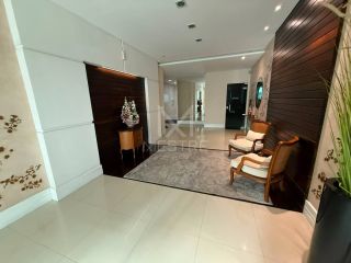 APARTAMENTO AMPLO MOBILIADO À VENDA NA MEIA PRAIA