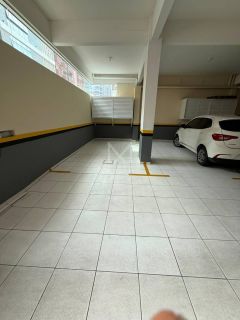 APARTAMENTO AMPLO MOBILIADO À VENDA NA MEIA PRAIA