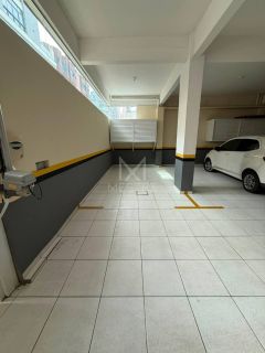 APARTAMENTO AMPLO MOBILIADO À VENDA NA MEIA PRAIA