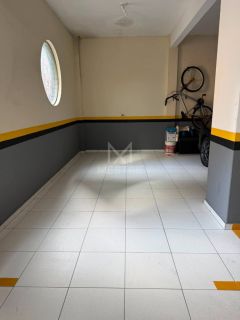 APARTAMENTO AMPLO MOBILIADO À VENDA NA MEIA PRAIA