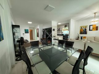 APARTAMENTO AMPLO MOBILIADO À VENDA NA MEIA PRAIA