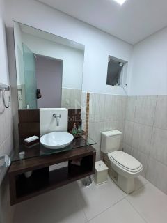 APARTAMENTO AMPLO MOBILIADO À VENDA NA MEIA PRAIA