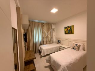 APARTAMENTO AMPLO MOBILIADO À VENDA NA MEIA PRAIA