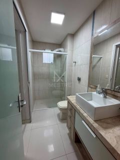 APARTAMENTO AMPLO MOBILIADO À VENDA NA MEIA PRAIA
