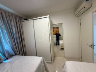 APARTAMENTO AMPLO MOBILIADO À VENDA NA MEIA PRAIA