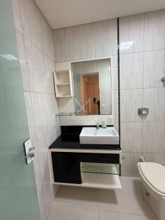 APARTAMENTO AMPLO MOBILIADO À VENDA NA MEIA PRAIA