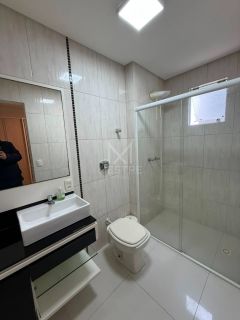 APARTAMENTO AMPLO MOBILIADO À VENDA NA MEIA PRAIA