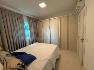 APARTAMENTO AMPLO MOBILIADO À VENDA NA MEIA PRAIA