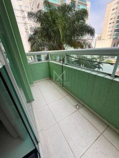 APARTAMENTO AMPLO MOBILIADO À VENDA NA MEIA PRAIA