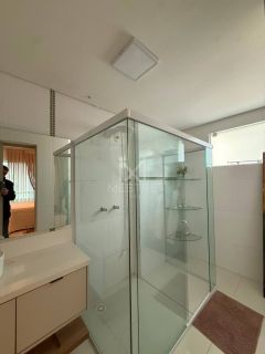 APARTAMENTO AMPLO MOBILIADO À VENDA NA MEIA PRAIA
