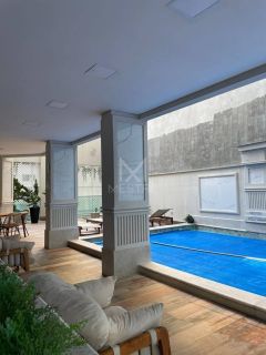 APARTAMENTO 4 SUÍTES MOBILIADO QUADRA MAR À VENDA EM MEIA PRAIA