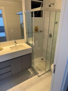 APARTAMENTO 4 SUÍTES MOBILIADO QUADRA MAR À VENDA EM MEIA PRAIA