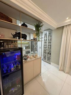 APARTAMENTO 4 SUÍTES MOBILIADO QUADRA MAR À VENDA EM MEIA PRAIA