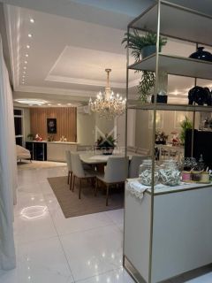 APARTAMENTO 4 SUÍTES MOBILIADO QUADRA MAR À VENDA EM MEIA PRAIA