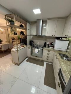 APARTAMENTO 4 SUÍTES MOBILIADO QUADRA MAR À VENDA EM MEIA PRAIA