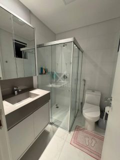 APARTAMENTO 4 SUÍTES MOBILIADO QUADRA MAR À VENDA EM MEIA PRAIA