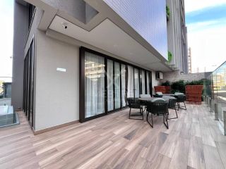 APARTAMENTO COM 03 SUÍTES E VISTA MAR À VENDA NO PEREQUÊ
