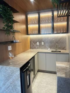 APARTAMENTO COM 03 SUÍTES E VISTA MAR À VENDA NO PEREQUÊ